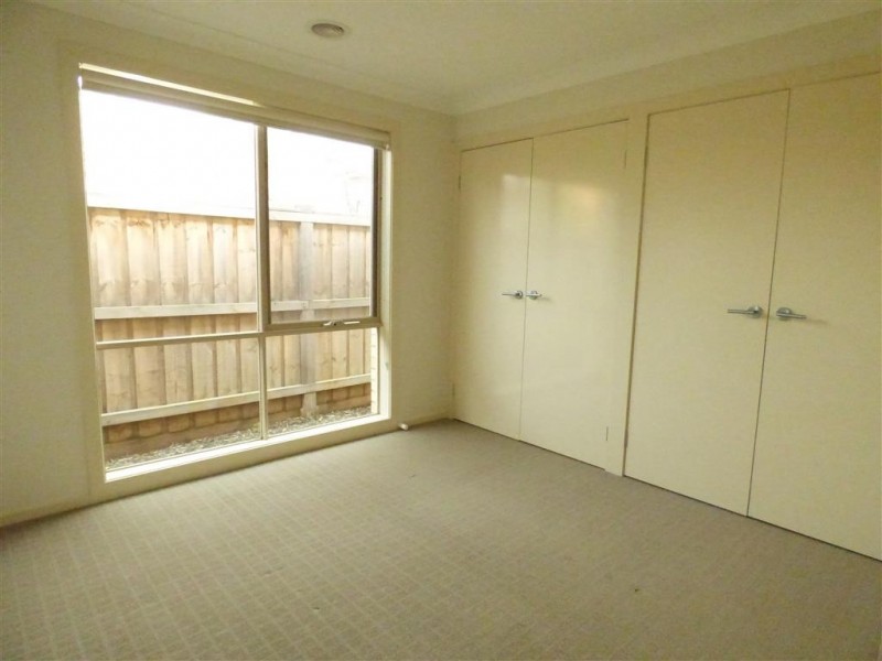 13 Bribie Way, Point Cook VIC 3030