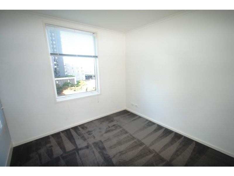 REF 23111/79 Whiteman Street, Southbank VIC 3006