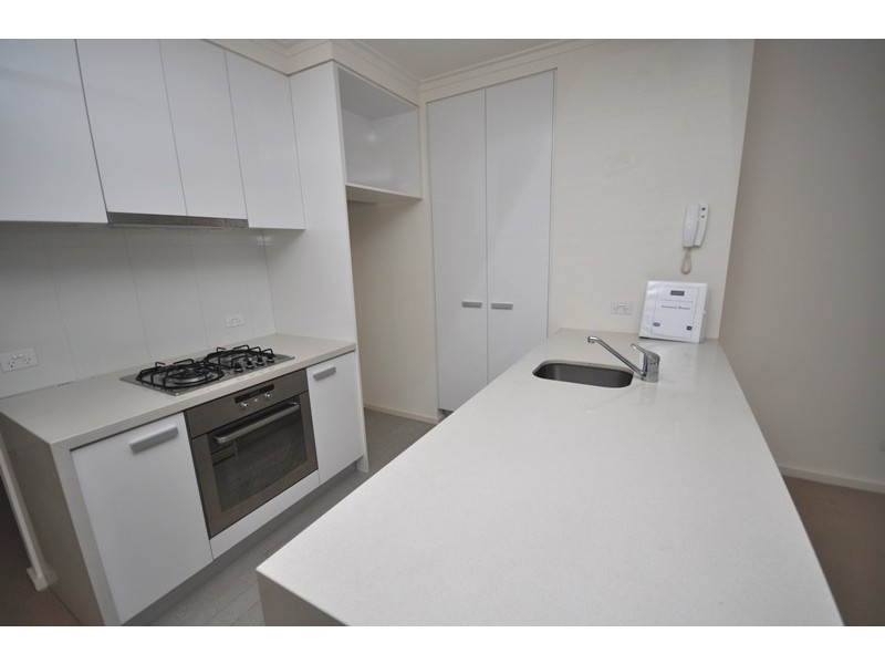 REF 23125/63 Whiteman Street, Southbank VIC 3006