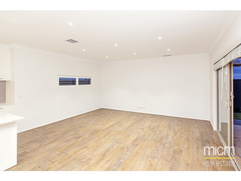 34 Knight Avenue, Point Cook VIC 3030