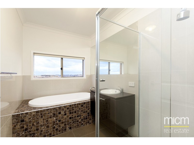 34 Knight Avenue, Point Cook VIC 3030