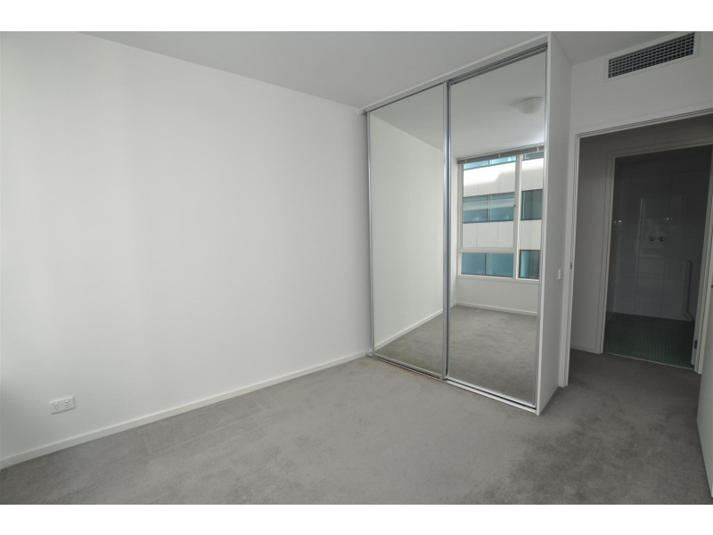 1105/82 Queens Road, Melbourne VIC 3004