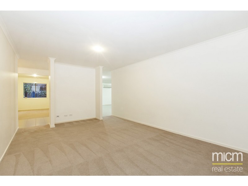 8 La Rochelle Boulevard, Point Cook VIC 3030
