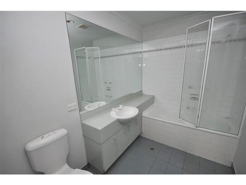 201/102 Wells Street, Southbank VIC 3006