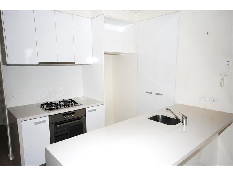 REF 32953/63 Whiteman Street, Southbank VIC 3006
