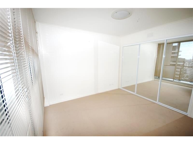 REF 32953/63 Whiteman Street, Southbank VIC 3006