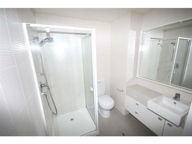 REF 32953/63 Whiteman Street, Southbank VIC 3006