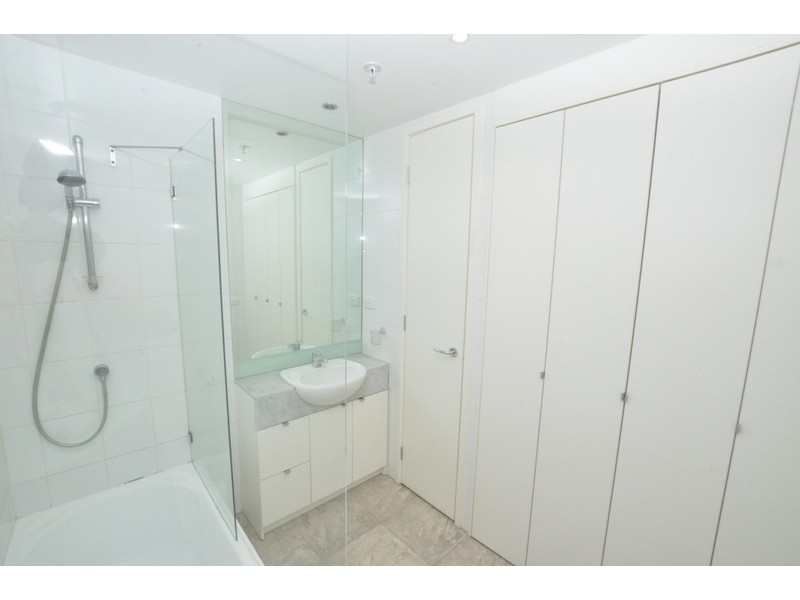 REF 23154/183 City Road, Southbank VIC 3006