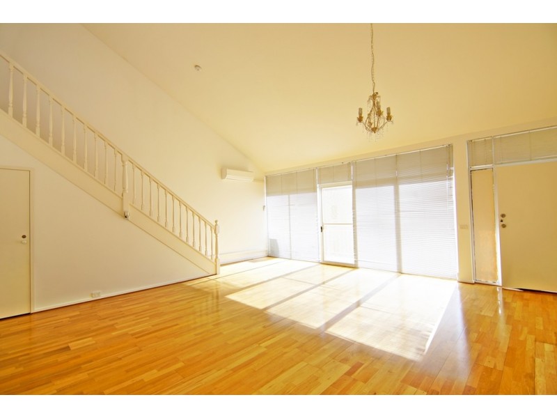 REF 23155/1066 Lygon Street, Carlton VIC 3053