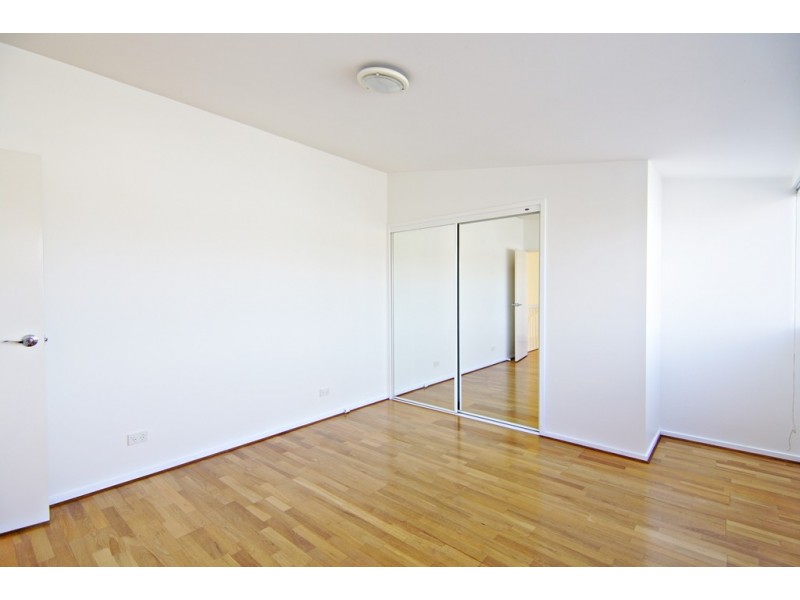 REF 23155/1066 Lygon Street, Carlton VIC 3053