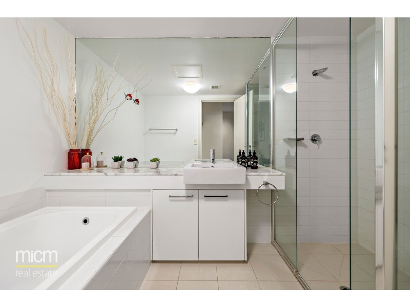 2904/100 Harbour Esplanade, Docklands VIC 3008