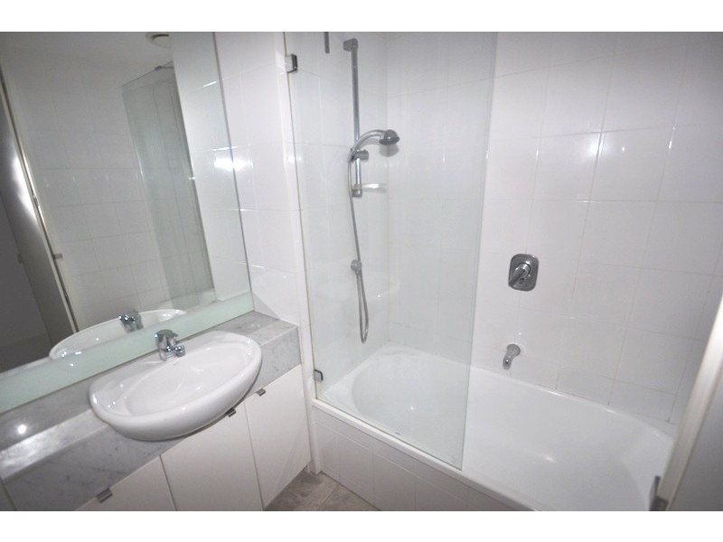 REF 23172/183 City Road, Southbank VIC 3006