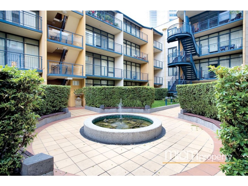 REF 23174/33 La Trobe Street, Melbourne VIC 3000