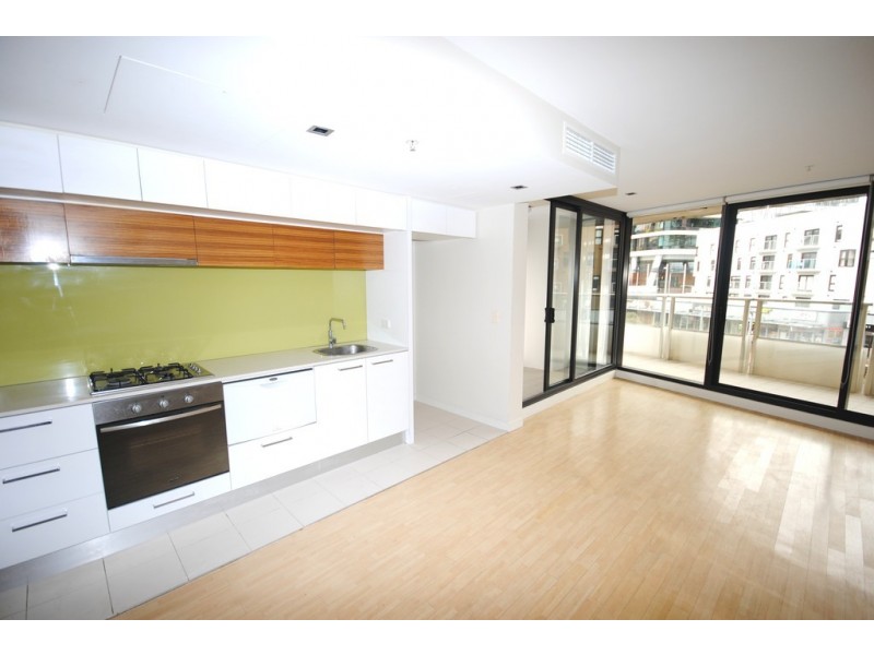 613/100 Harbour Esplanade, Docklands VIC 3008