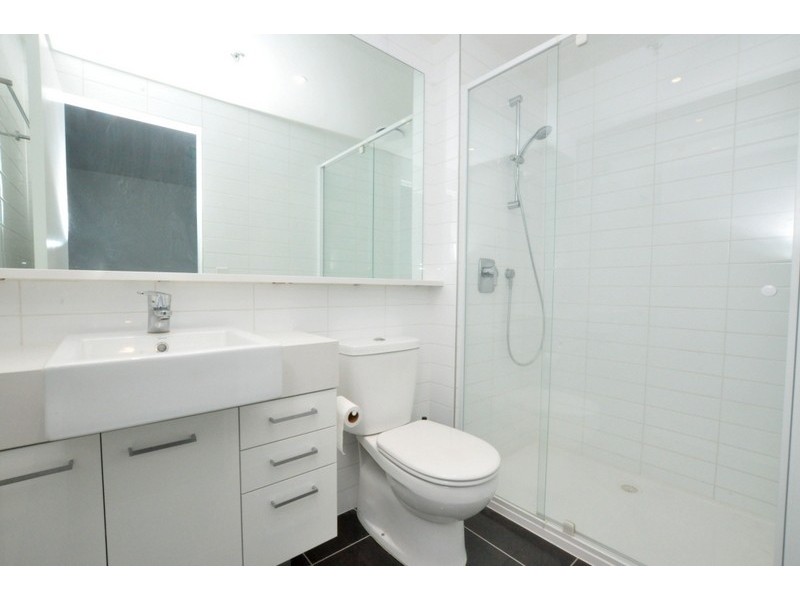 REF 23183/241 City Road, Southbank VIC 3006