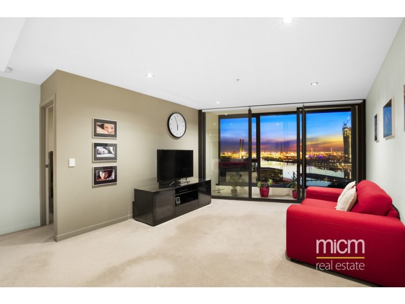 1802/100 Harbour Esplanade, Docklands VIC 3008