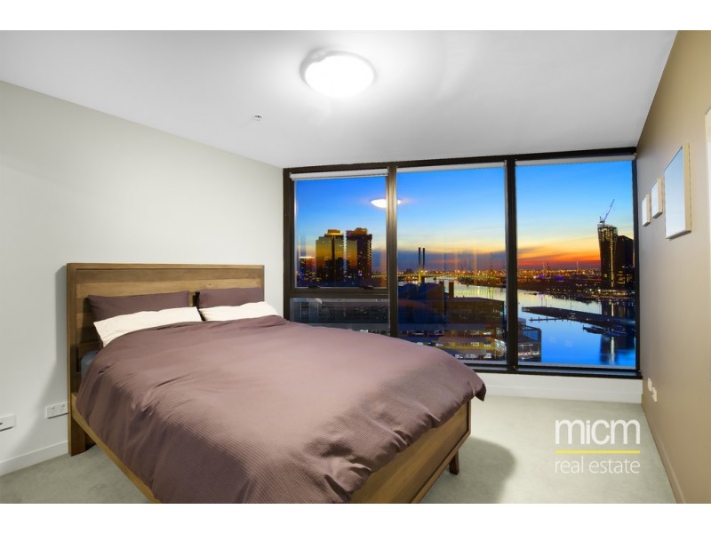 1802/100 Harbour Esplanade, Docklands VIC 3008