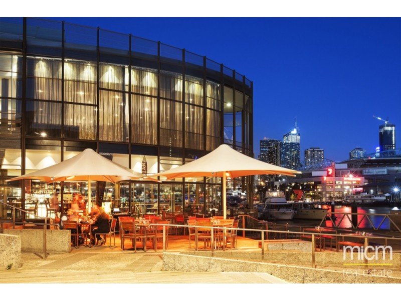 1802/100 Harbour Esplanade, Docklands VIC 3008