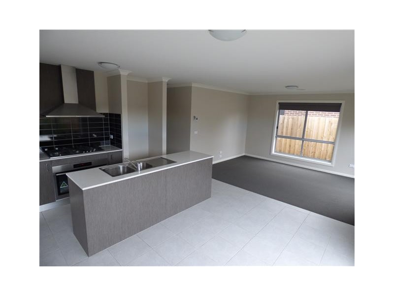 7 Treeleaf Avenue, Point Cook VIC 3030