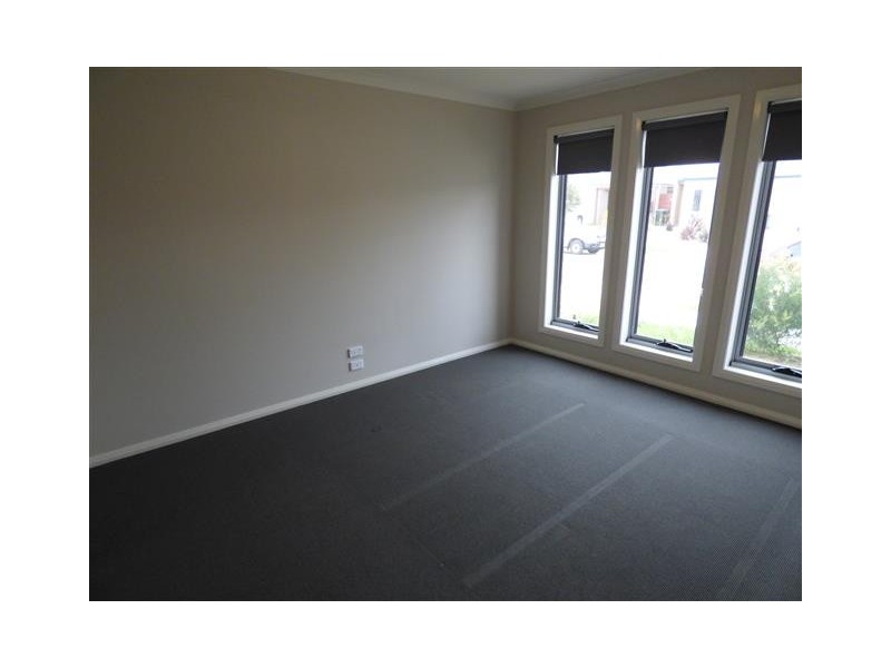 7 Treeleaf Avenue, Point Cook VIC 3030