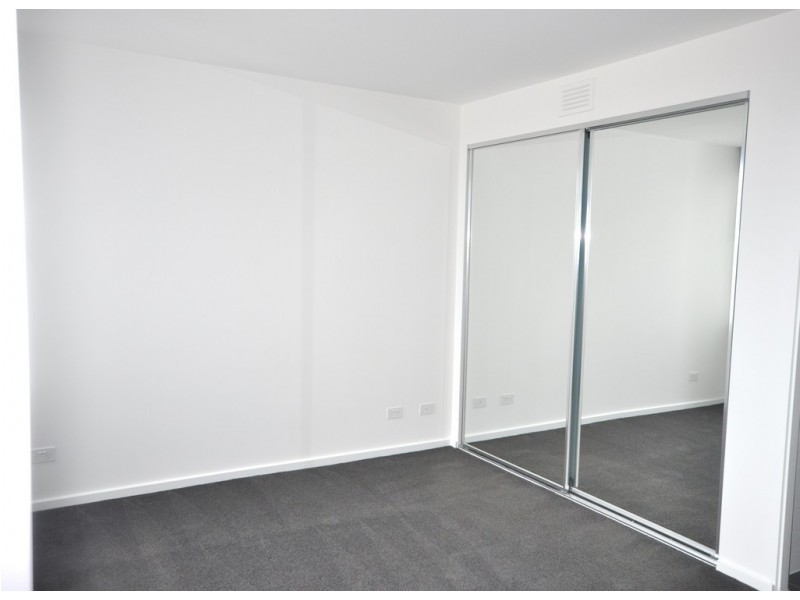 REF 23207/241 City Road, Southbank VIC 3006