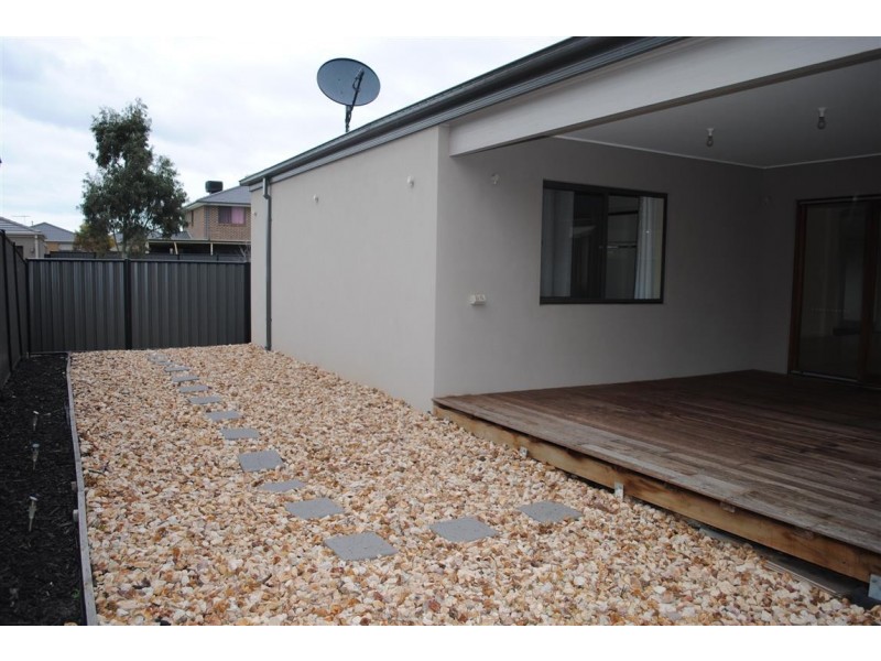 5 Pearce Circuit, Point Cook VIC 3030