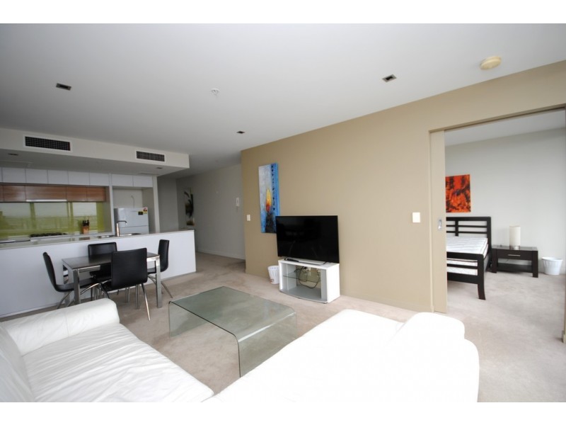 2508A/100 Harbour Esplanade, Docklands VIC 3008