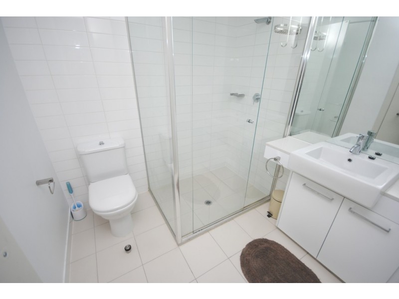 2508A/100 Harbour Esplanade, Docklands VIC 3008