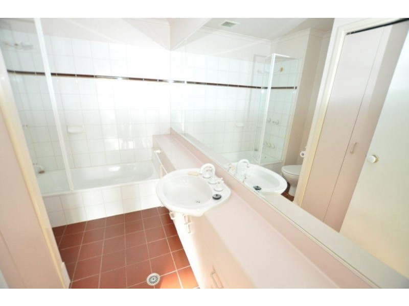 REF 23238/28 Southgate Avenue, Southbank VIC 3006