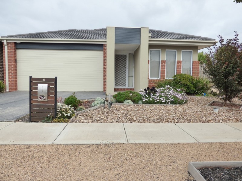 16 Grandpark Circuit, Point Cook VIC 3030