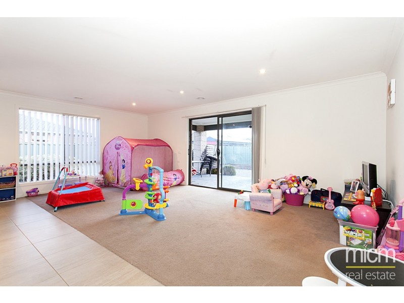 19 Butler Grove, Wyndham Vale VIC 3024