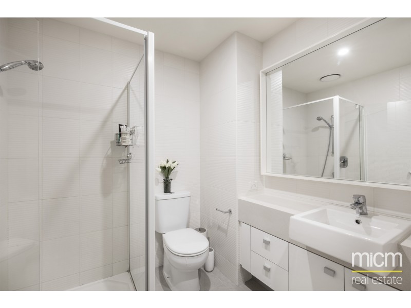 2206/63 Whiteman Street, Southbank VIC 3006