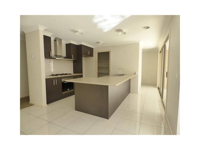 13A Bribie Way, Point Cook VIC 3030