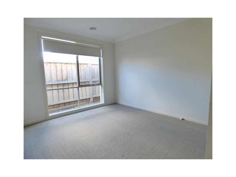 13A Bribie Way, Point Cook VIC 3030