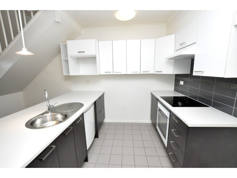 REF 43051/112 Dodds Street, South Melbourne VIC 3205