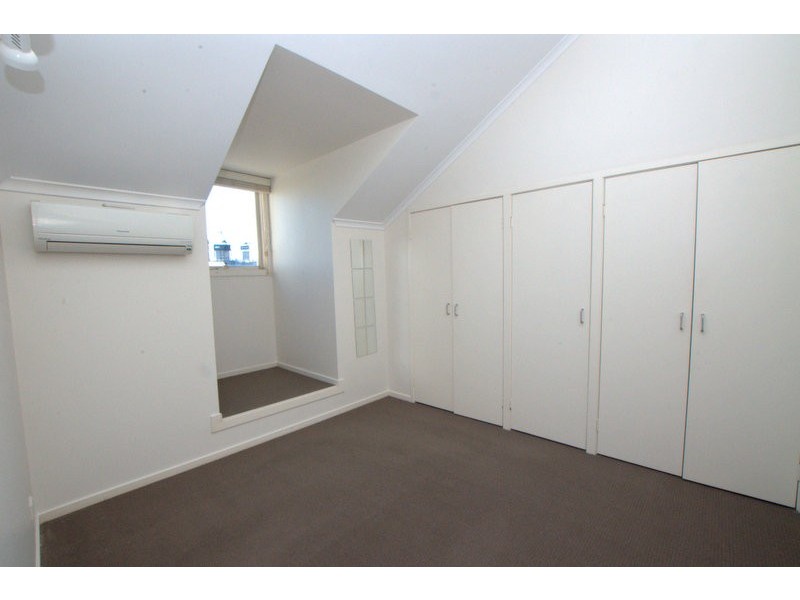 REF 43051/112 Dodds Street, South Melbourne VIC 3205