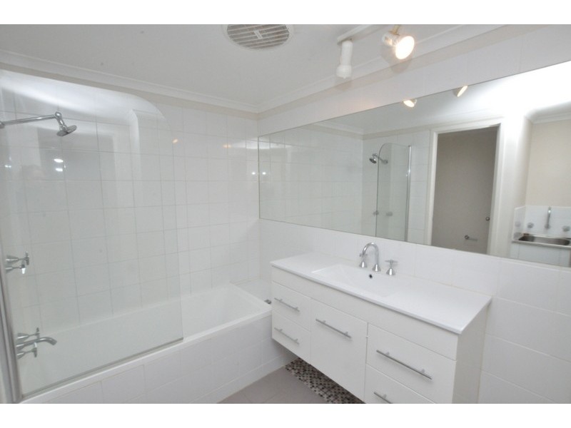 REF 43051/112 Dodds Street, South Melbourne VIC 3205