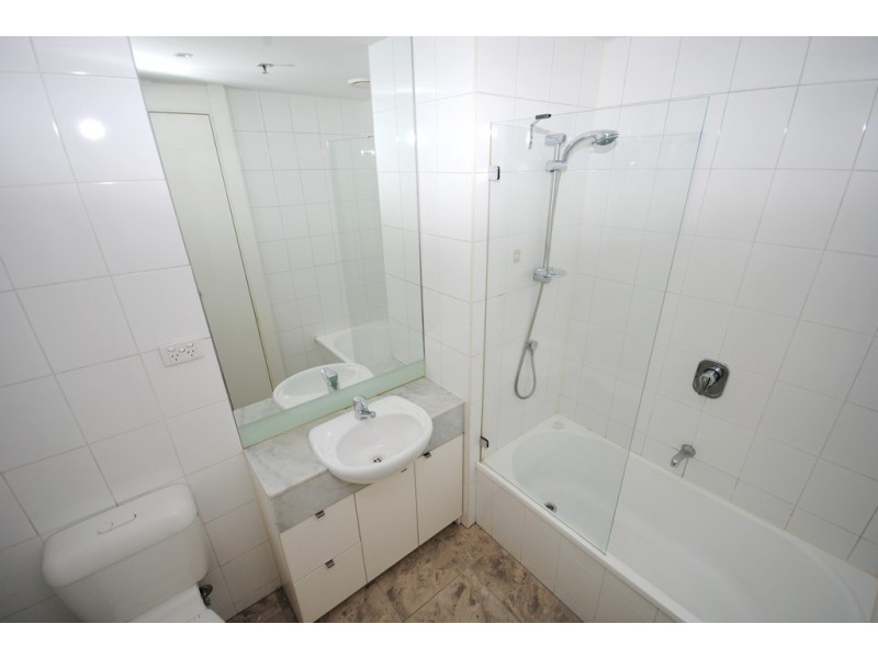 REF 23276/183 City Road, Southbank VIC 3006