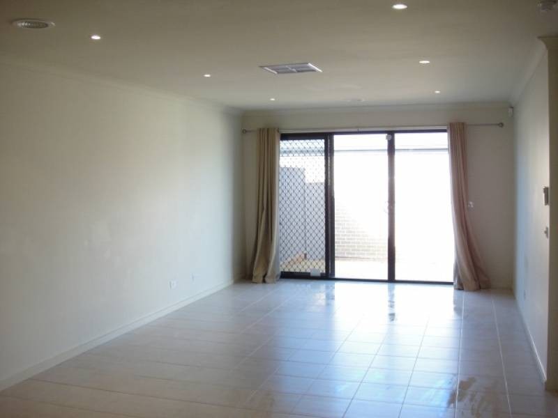 3 Peppermint Walk, Melton VIC 3337