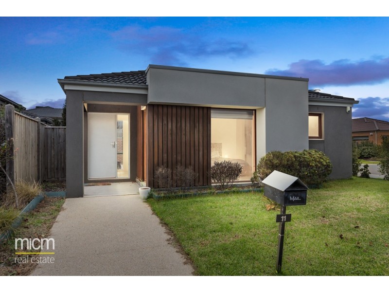 11 Foxall Walk, Point Cook VIC 3030