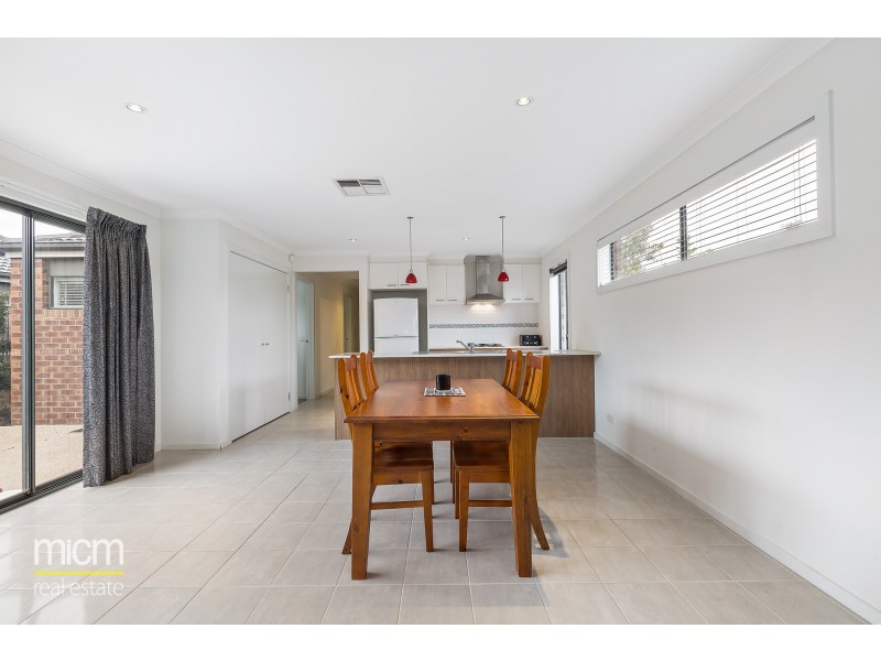 11 Foxall Walk, Point Cook VIC 3030