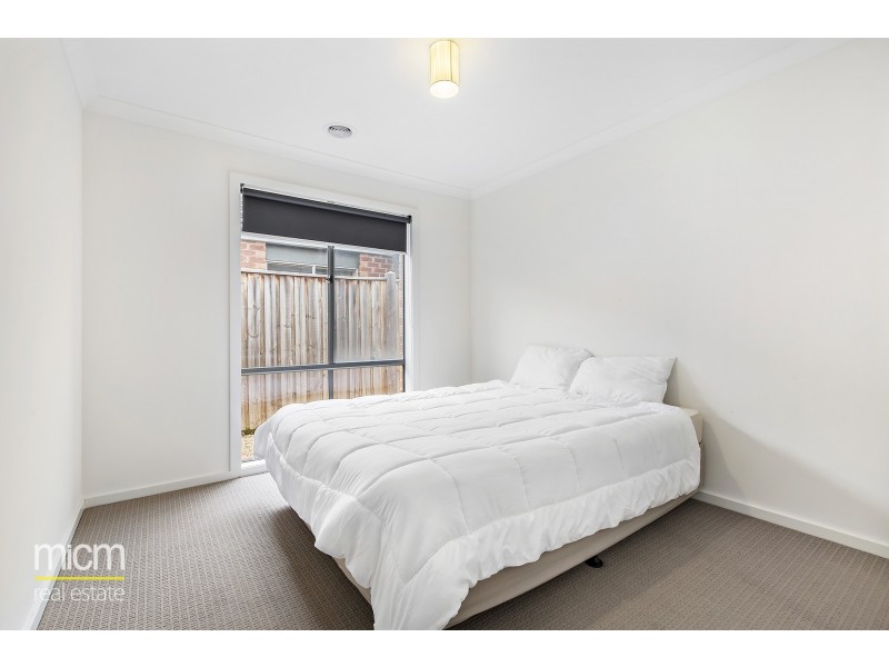 11 Foxall Walk, Point Cook VIC 3030