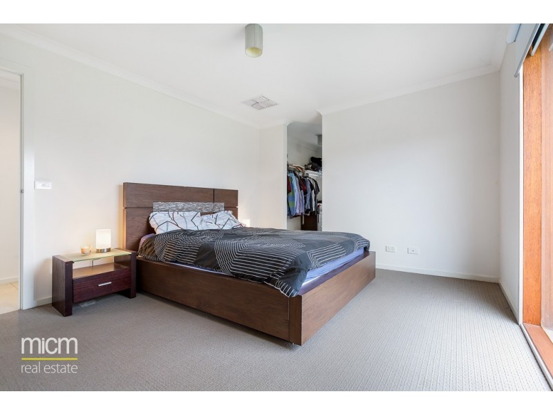 11 Foxall Walk, Point Cook VIC 3030