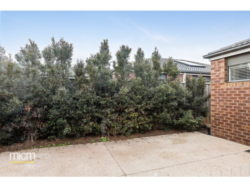 11 Foxall Walk, Point Cook VIC 3030