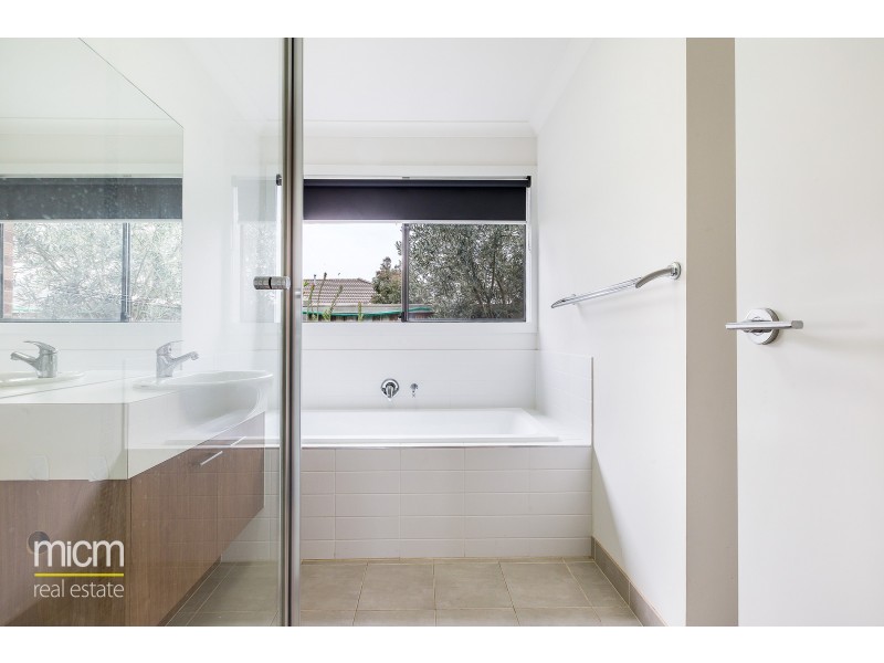 11 Foxall Walk, Point Cook VIC 3030