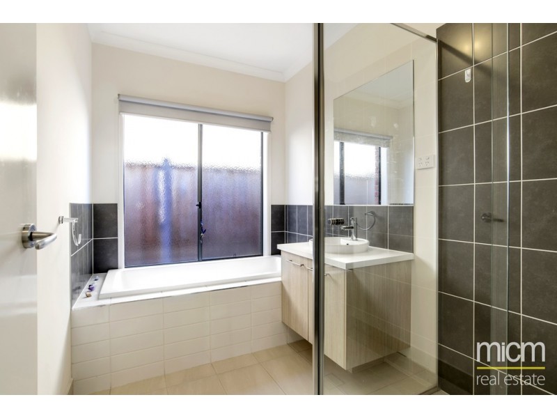 6 Santorini Crescent, Point Cook VIC 3030