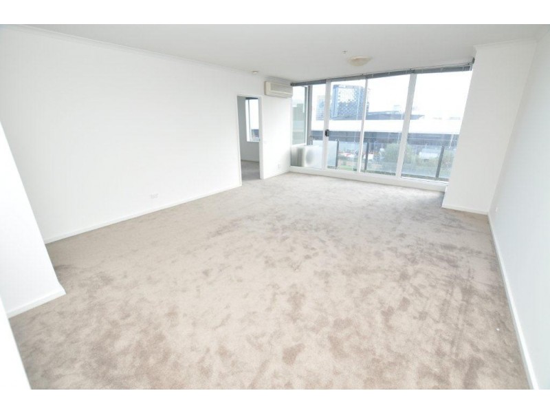 REF 23301/79 Whiteman Street, Southbank VIC 3006