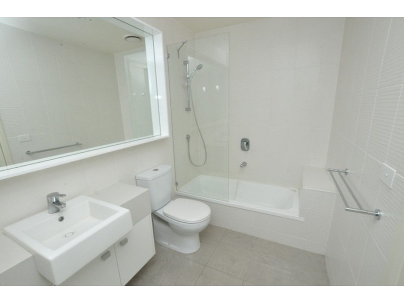 REF 23303/180 City Road, Southbank VIC 3006