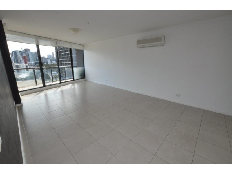 REF 23307/148 Wells Street, South Melbourne VIC 3205