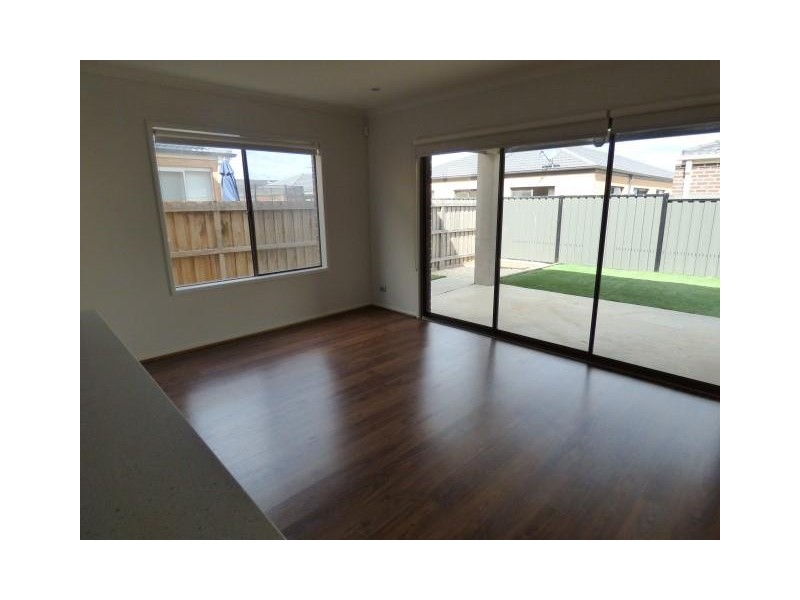 24 Fireside Avenue, Point Cook VIC 3030